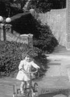 Les-1stbicycleoutsideNanny'sflatAshfordKent