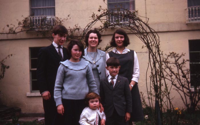 033Apr64ElwellFamilyGroup